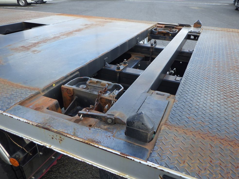 緊締装置の格納状態です。|UDトラックス クオン QPG-CG5ZEの写真13