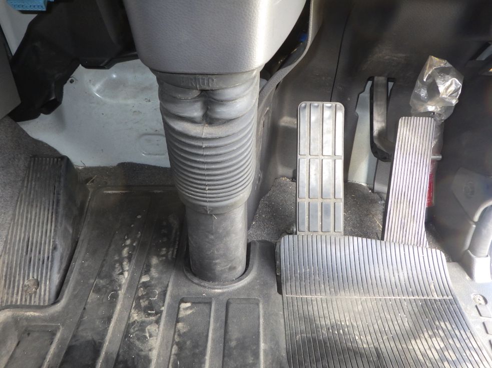 2ペダルです。|UDトラックス クオン QPG-CG5ZEの写真22