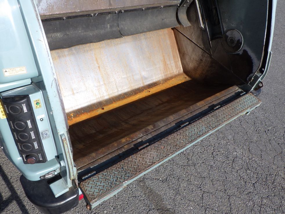 投入口の状態です。|いすゞ フォワード SKG-FSR90S2の写真12