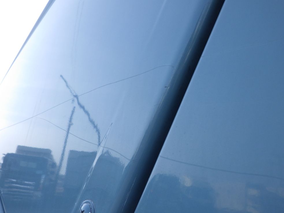 運転席側後方カバーにスレがあります。|いすゞ フォワード SKG-FSR90S2の写真32