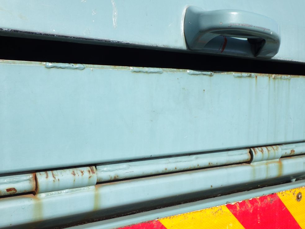 リヤ周りにキズ・サビがあります。|いすゞ フォワード SKG-FSR90S2の写真34