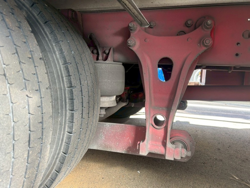 いすゞ フォワード 2PG-FRR90T2(2WD)の写真5