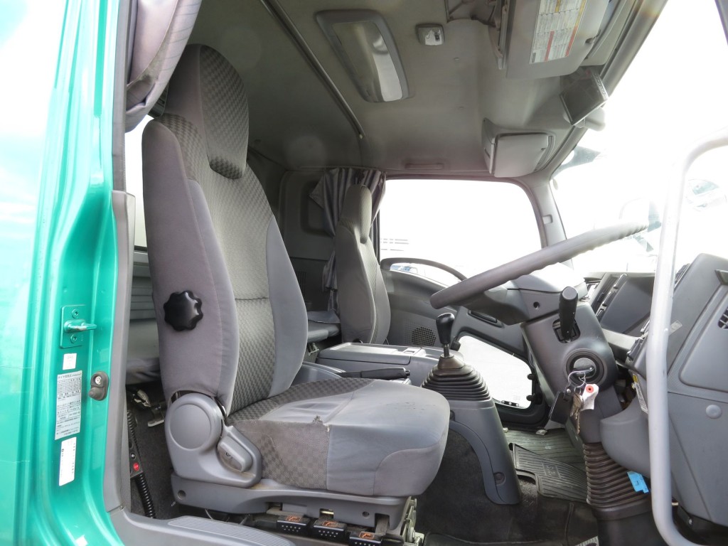 いすゞ フォワード 2PG-FRR90T2(2WD)の写真6