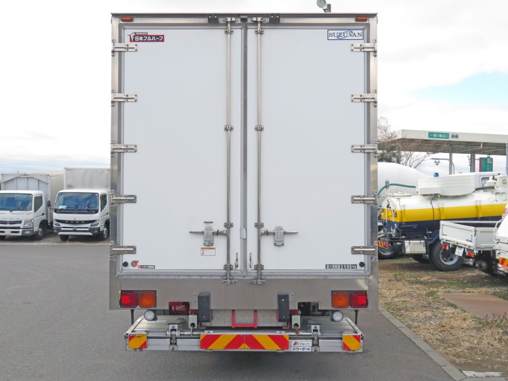 いすゞ フォワード 2PG-FRR90T2(2WD)の写真8