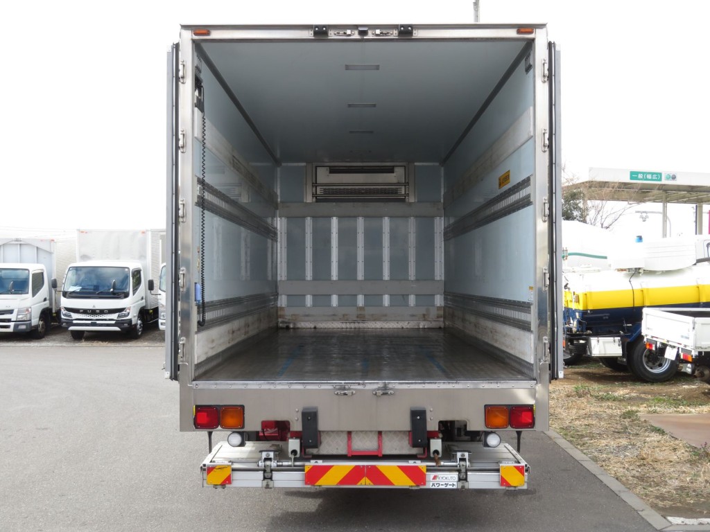 いすゞ フォワード 2PG-FRR90T2(2WD)の写真9