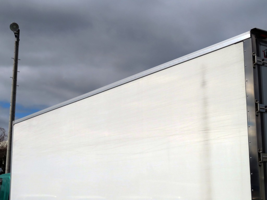 いすゞ フォワード 2PG-FRR90T2(2WD)の写真16