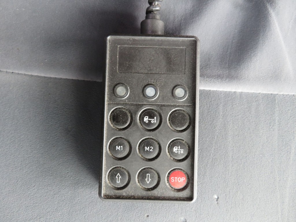 いすゞ フォワード 2PG-FRR90T2(2WD)の写真19