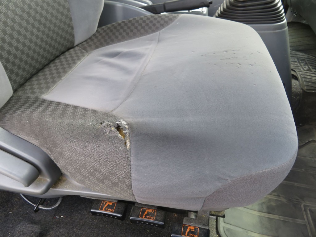 いすゞ フォワード 2PG-FRR90T2(2WD)の写真30