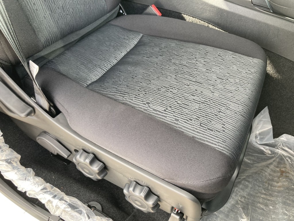 シート座面の状態です。|三菱 スーパーグレート 2PG-FV80VYの写真10