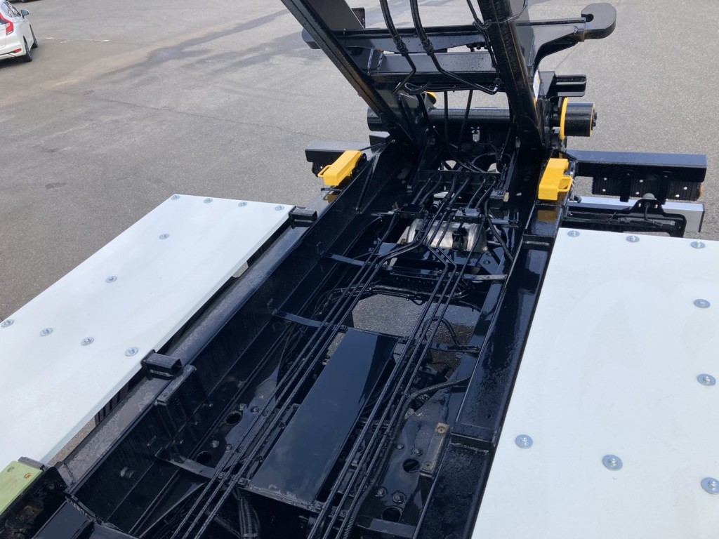 シャーシ周りの状態です。|三菱 スーパーグレート 2PG-FV80VYの写真17