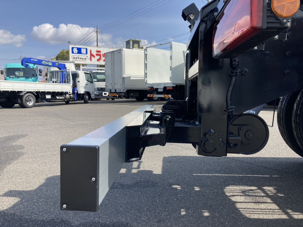 リアバンパーの通常使用の状態です。|三菱 スーパーグレート 2PG-FV80VYの写真24