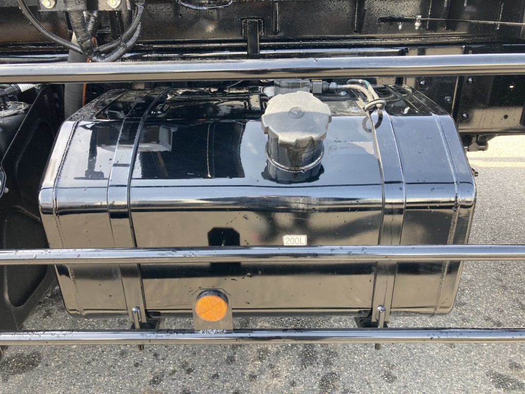 燃料タンクです。|三菱 スーパーグレート 2PG-FV80VYの写真33