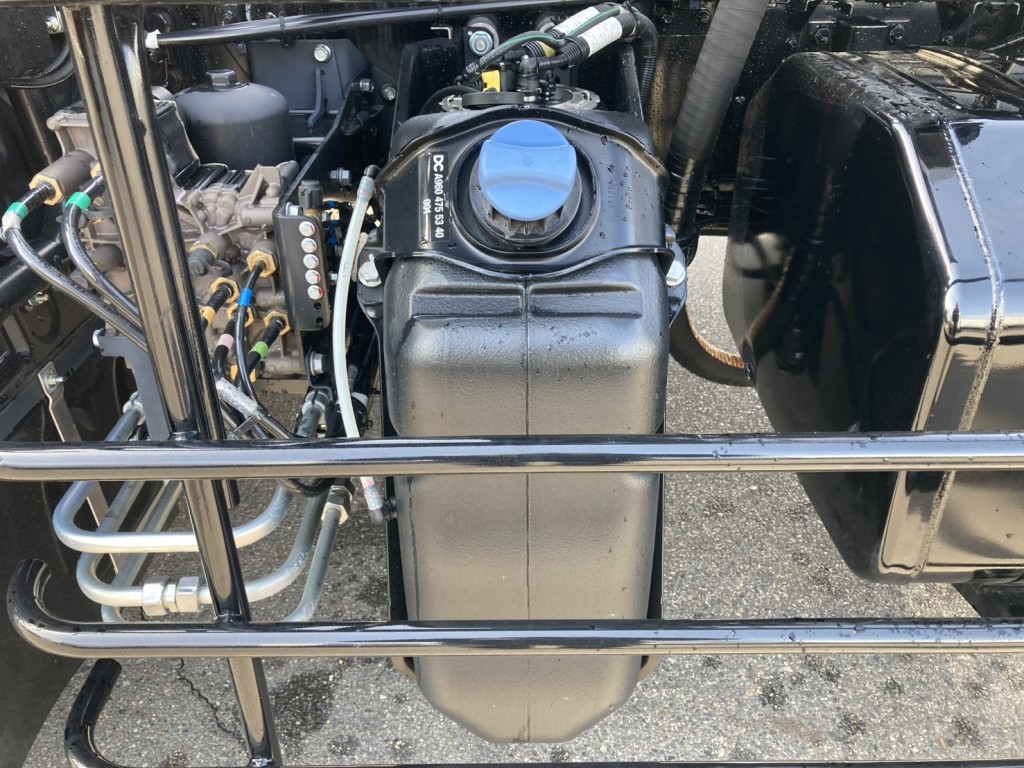 アドブルータンクです。|三菱 スーパーグレート 2PG-FV80VYの写真34