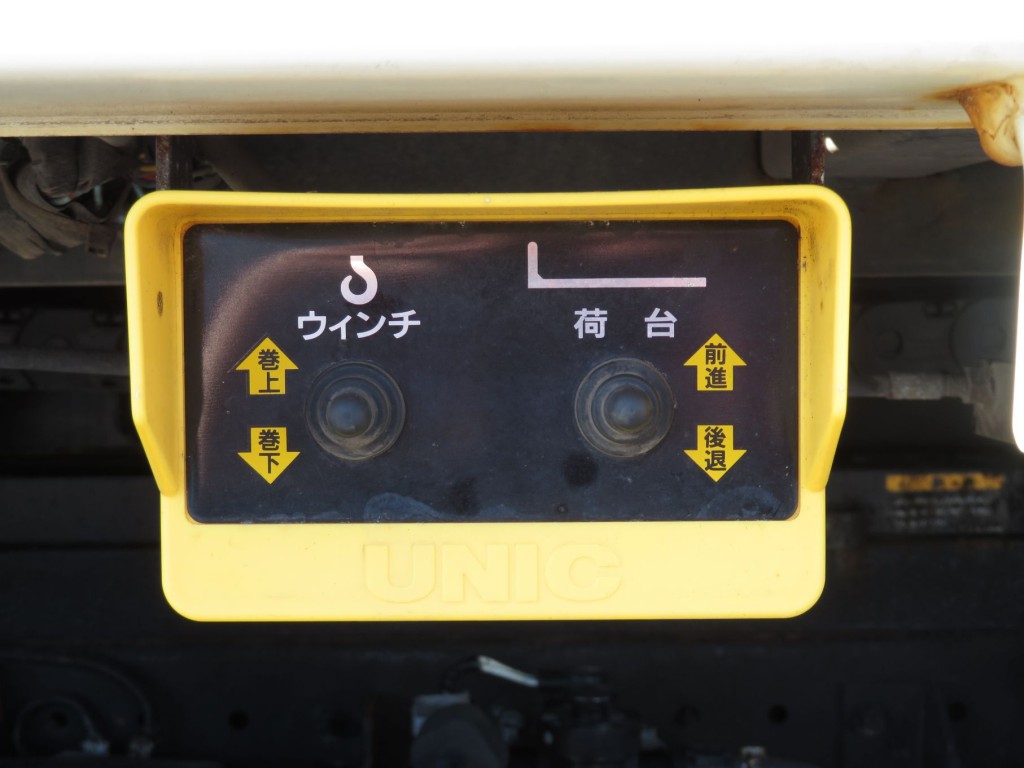 上物の操作スイッチです。|日野 デュトロ 2RG-XZU722M(2WD)の写真16