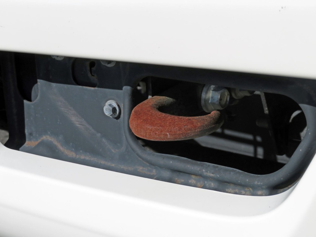 牽引フックにサビがあります。|日野 デュトロ 2RG-XZU722M(2WD)の写真29