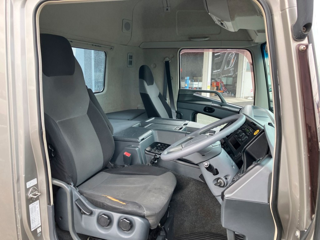 三菱 スーパーグレート QPG-FP64VDRの写真5