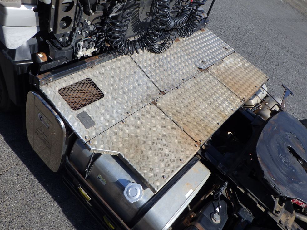 踊り場の状態です。|三菱 スーパーグレート QPG-FP64VDRの写真9