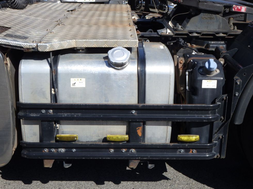 燃料タンクは４００Lです。|三菱 スーパーグレート QPG-FP64VDRの写真14