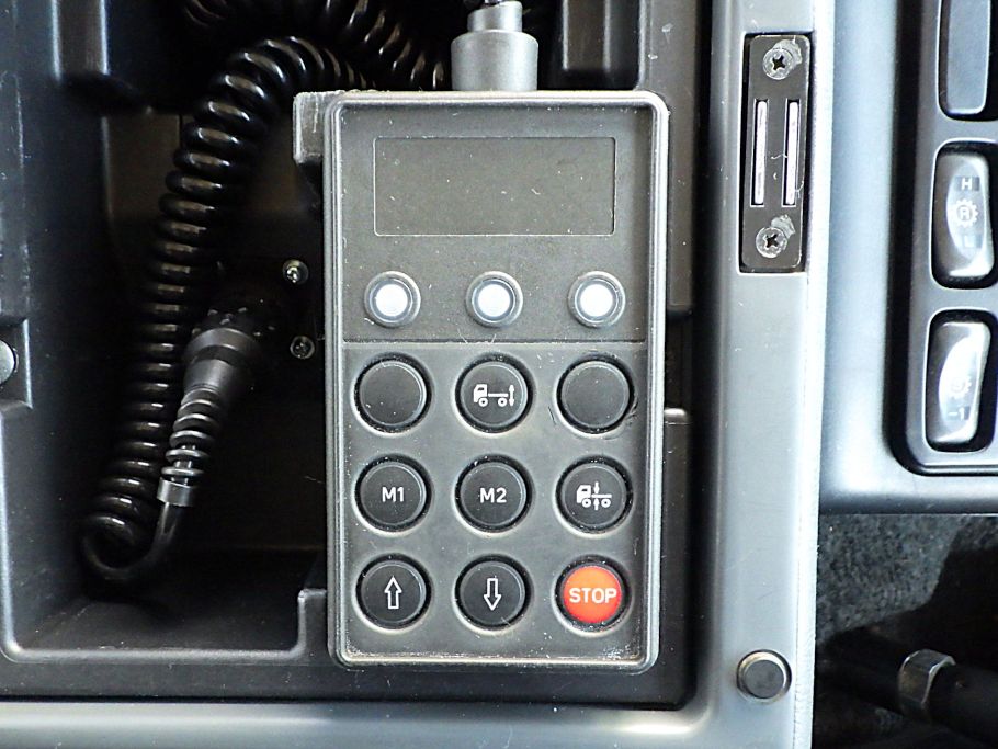 エアサスのコントローラーです。|三菱 スーパーグレート QPG-FP64VDRの写真15