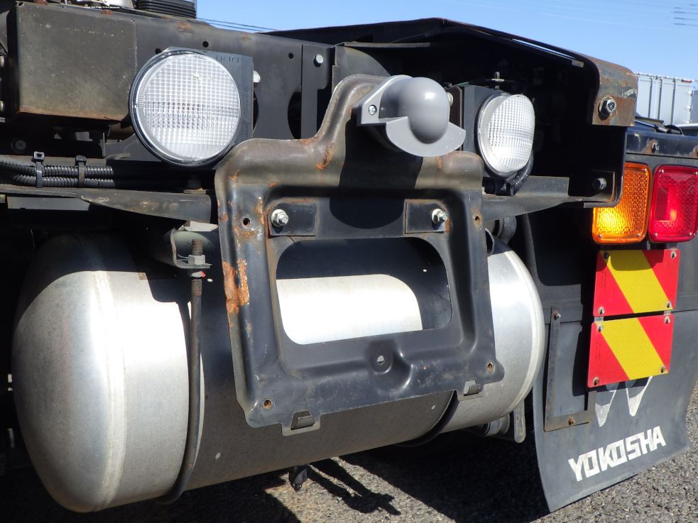 ナンバーブラケットにキズ・サビ・曲がりがあります。|三菱 スーパーグレート QPG-FP64VDRの写真31