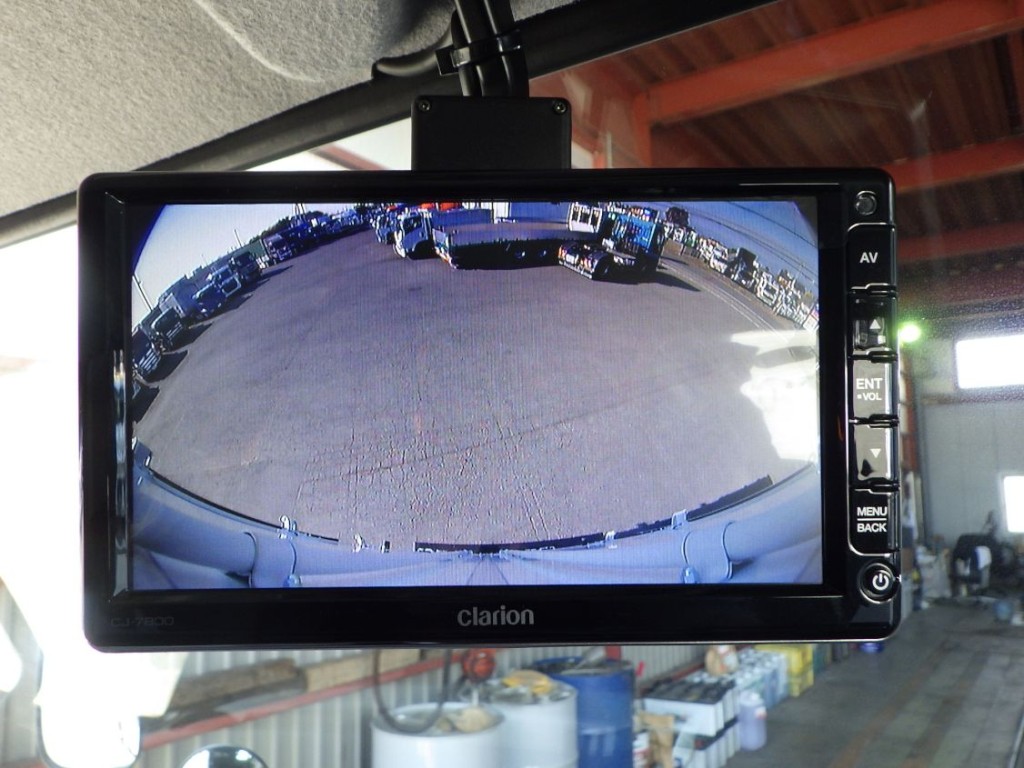 液晶バックモニター付きです。|三菱 キャンター 2PG-FEB80(2WD)の写真24