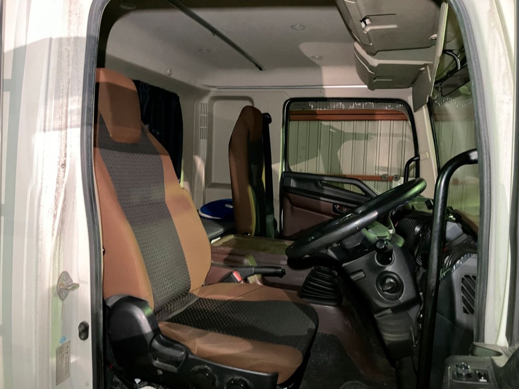 日野 レンジャー 2KG-FD2ABA(2WD)の写真5