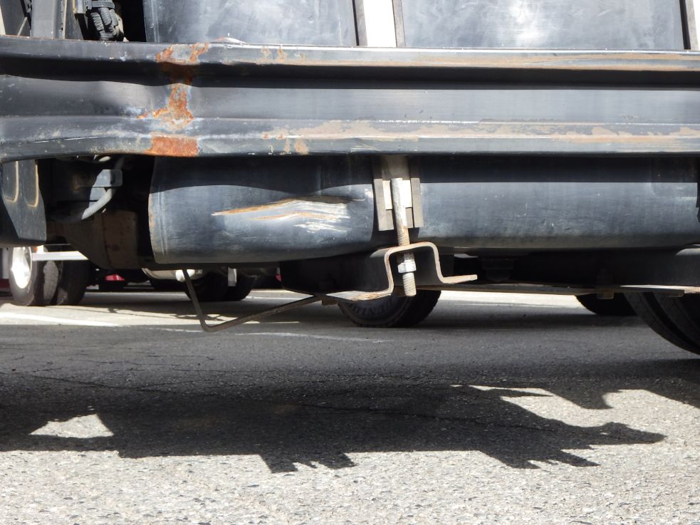 燃料タンクにキズ・サビ・ヘコミがあります。（ステーに曲がりがあります）|日野 レンジャー 2KG-FD2ABA(2WD)の写真36