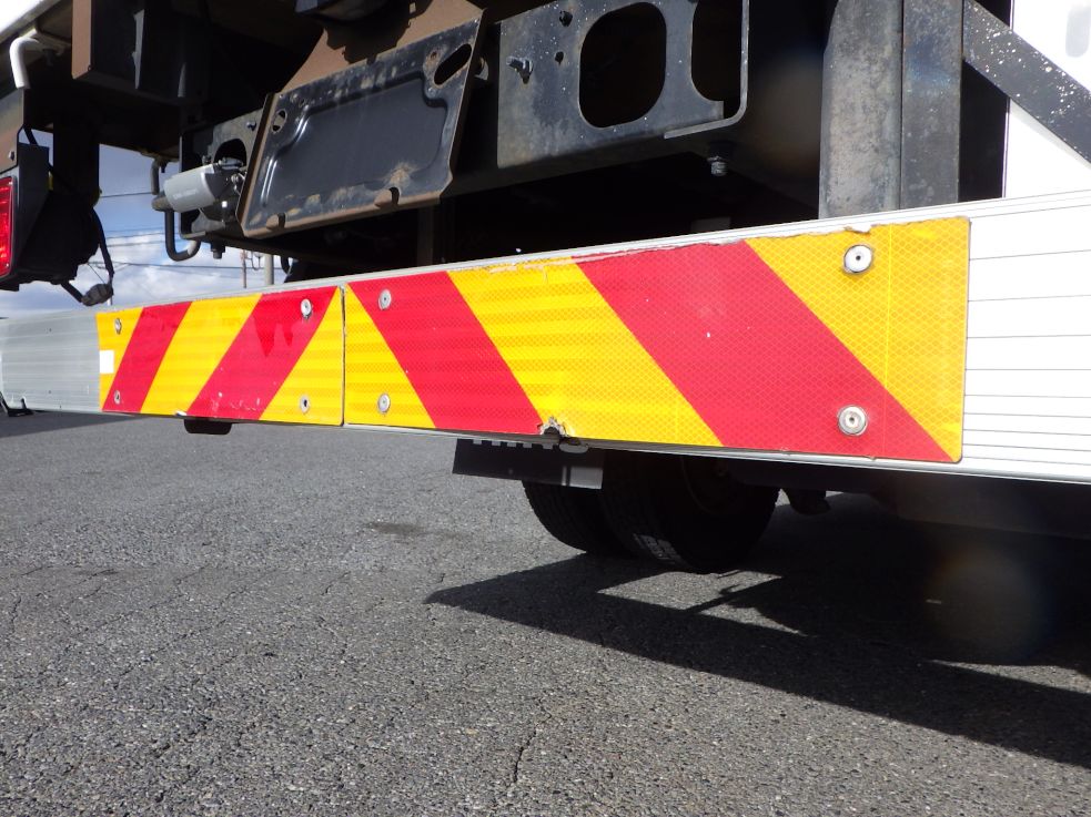 反射板にキズ・割れがあります。|日野 レンジャー 2KG-FD2ABA(2WD)の写真44