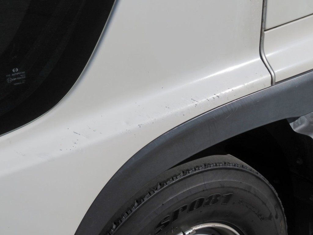 助手席ドアに細かいキズがあります。|日野 レンジャー TKG-GC7JEAAの写真29