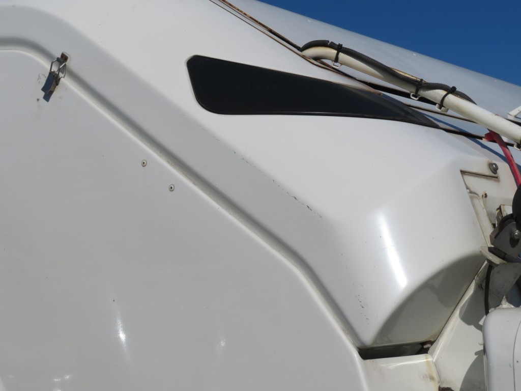 テールゲート側面カバーに細かいキズがあります。|日野 レンジャー TKG-GC7JEAAの写真32