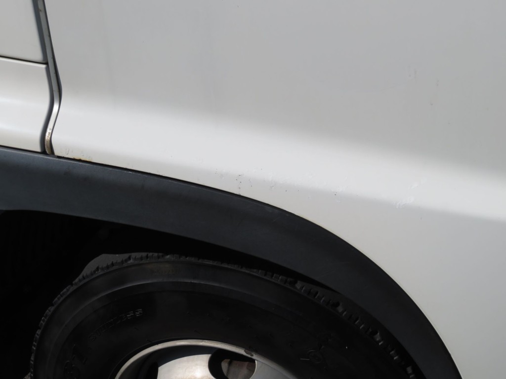 運転席ドアに細かいキズがあります。|日野 レンジャー TKG-GC7JEAAの写真43