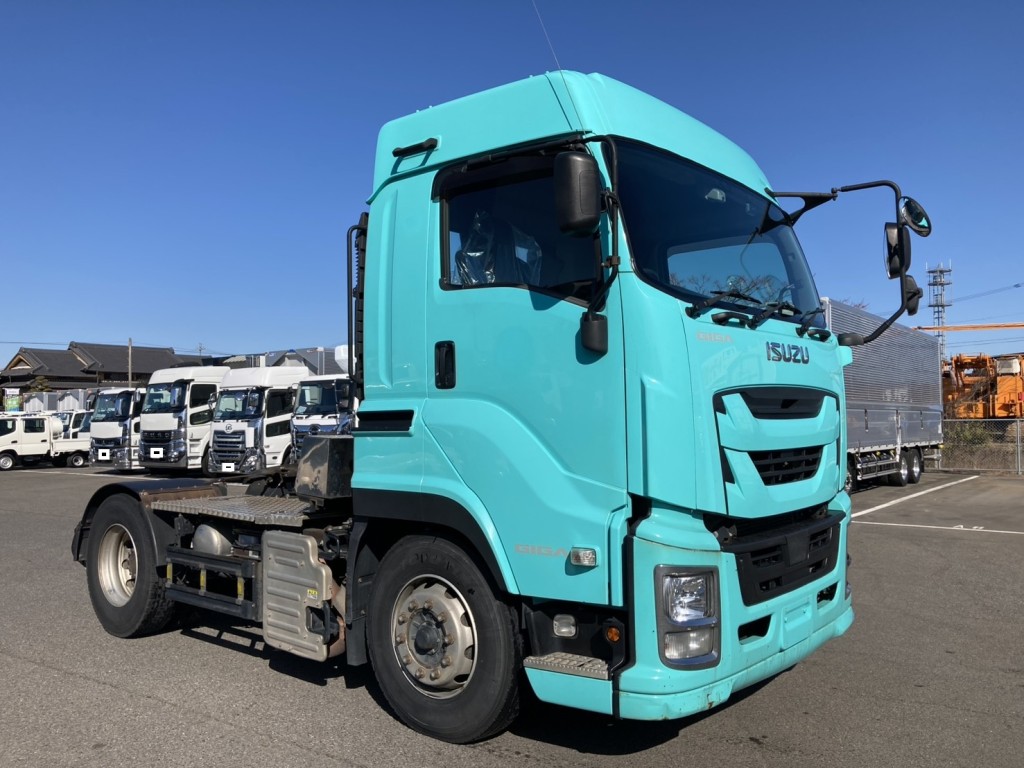 現行型ハイルーフの高馬力トラクタです。|いすゞ ギガ QKG-EXD52BDの写真2