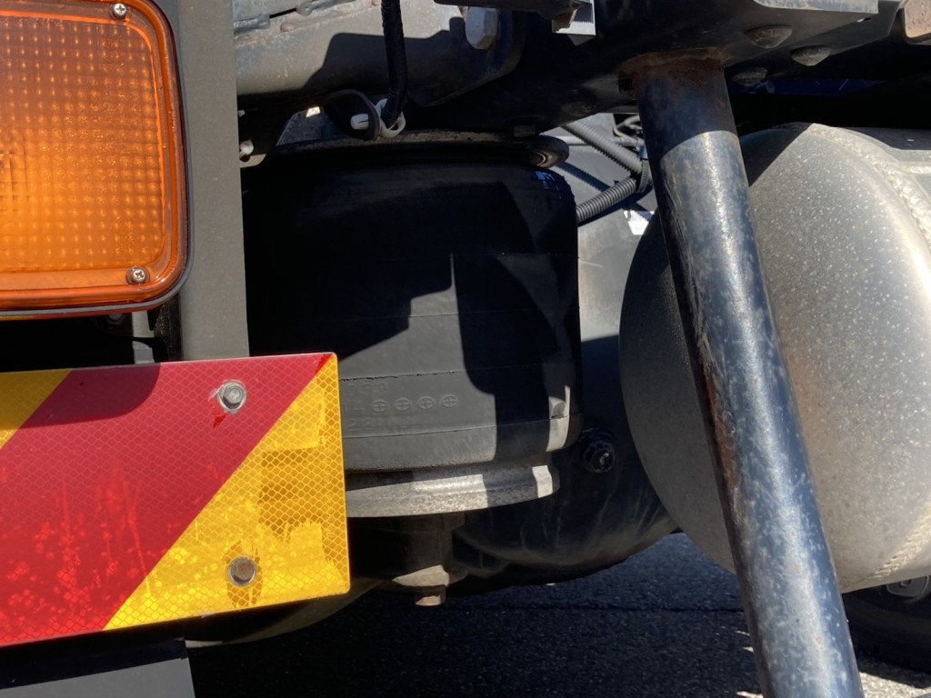 エアサスの状態です。|いすゞ ギガ QKG-EXD52BDの写真6