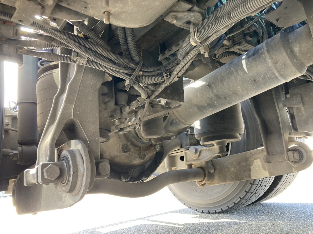 下回りの状態です。|いすゞ ギガ QKG-EXD52BDの写真9