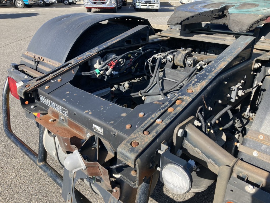 シャーシとカプラーガイドの状態です。|いすゞ ギガ QKG-EXD52BDの写真15