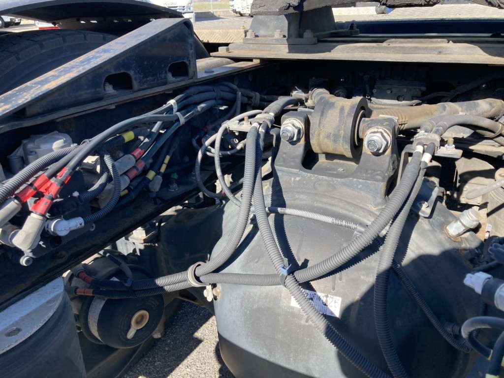 シャーシの内側です。|いすゞ ギガ QKG-EXD52BDの写真18