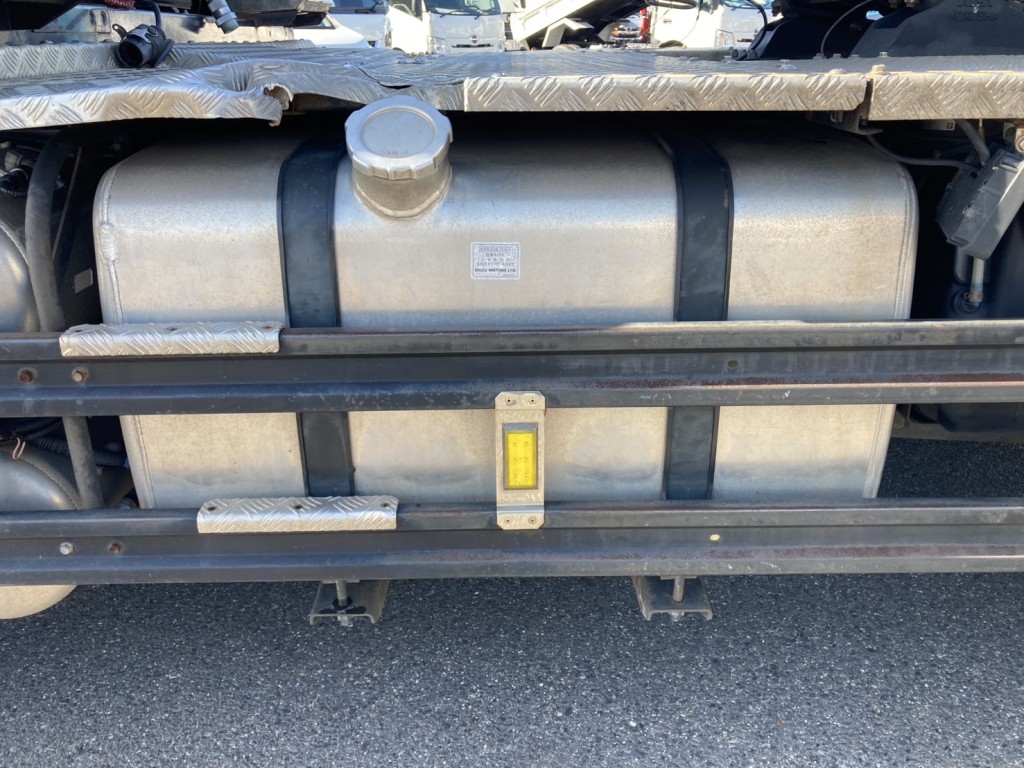 燃料タンクです。|いすゞ ギガ QKG-EXD52BDの写真29
