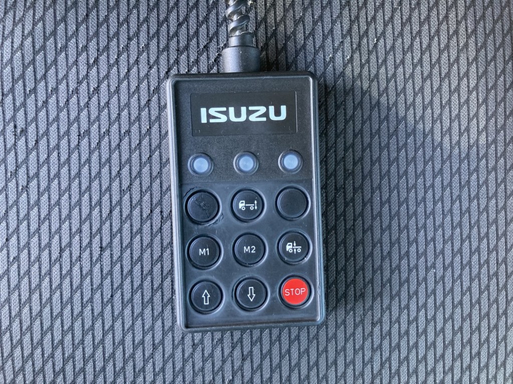 エアサスのコントローラーです。|いすゞ ギガ QKG-EXD52BDの写真31