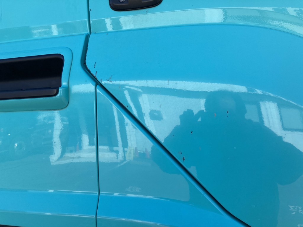 小傷が有ります。|いすゞ ギガ QKG-EXD52BDの写真42