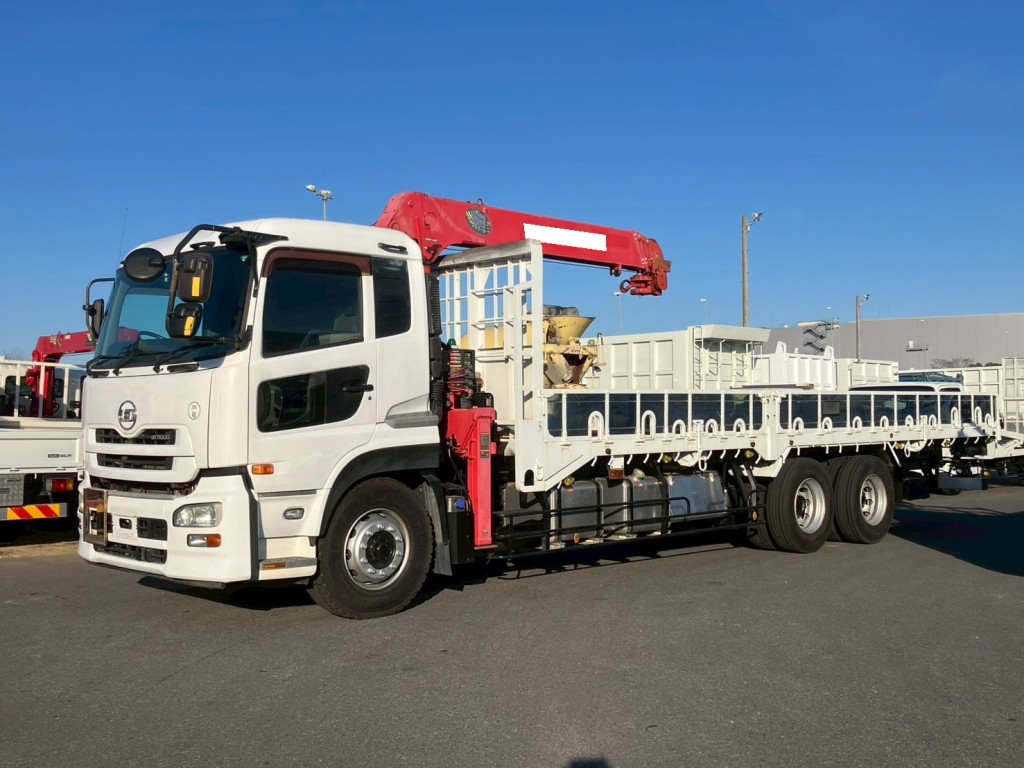 UDトラックス クオン QKG-CD5ZAの写真1