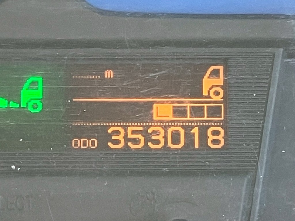 UDトラックス クオン QKG-CD5ZAの写真8