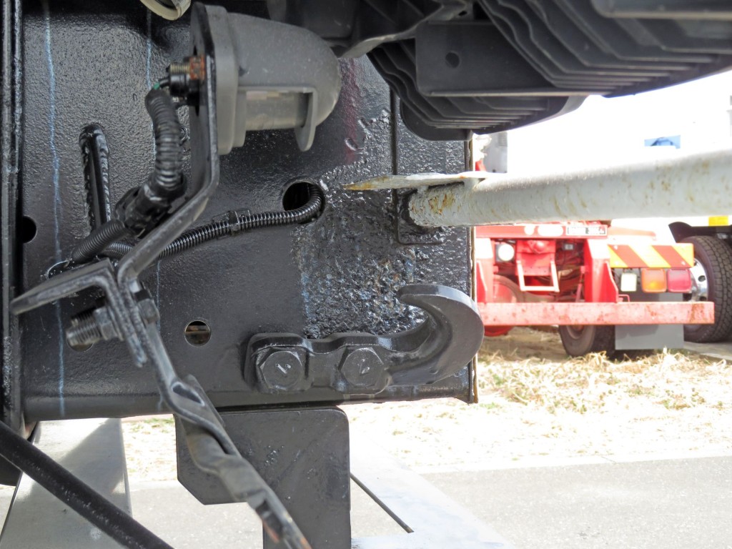 シャーシ後方にサビがあります。|UDトラックス クオン QKG-CD5ZAの写真42