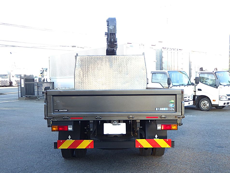 三菱 キャンター 2PG-FEB90(2WD)の写真9