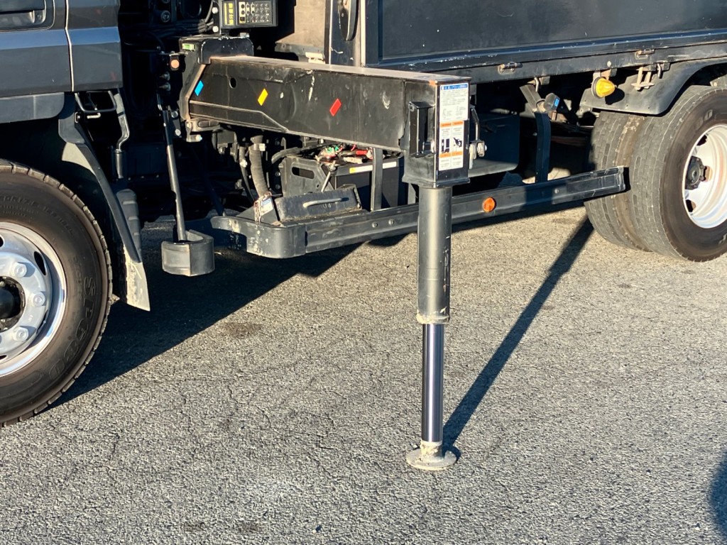 三菱 キャンター 2PG-FEB90(2WD)の写真11