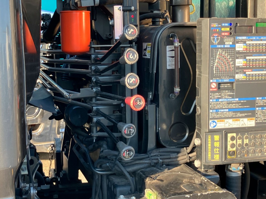 三菱 キャンター 2PG-FEB90(2WD)の写真12