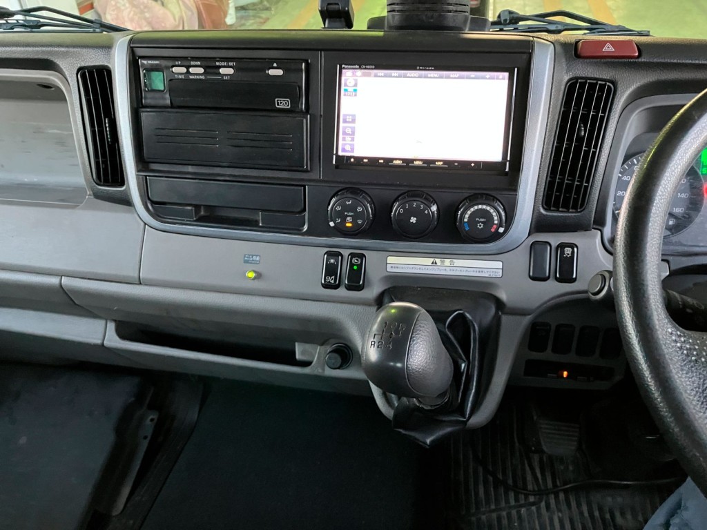 三菱 キャンター 2PG-FEB90(2WD)の写真16