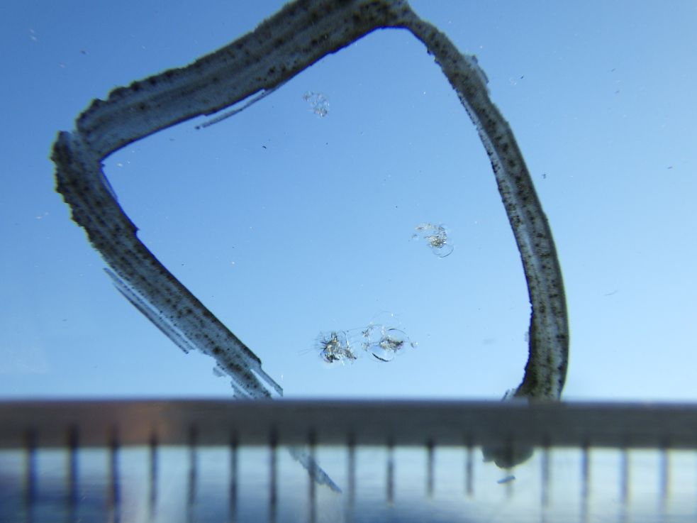 フロントガラスに飛び石キズがあります。|三菱 キャンター 2PG-FEB90(2WD)の写真16