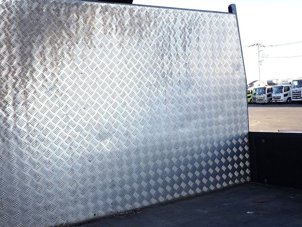 プロテクター裏側にキズ・ヘコミがあります。|三菱 キャンター 2PG-FEB90(2WD)の写真40