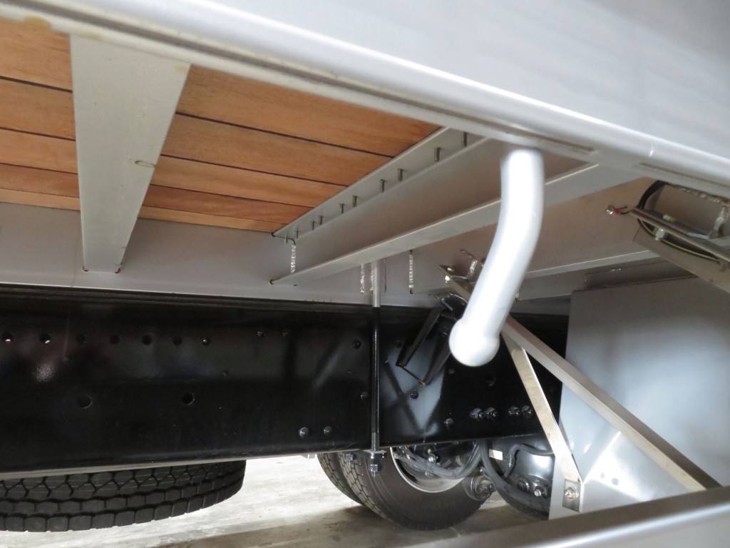 シャーシとネタの状態です。|三菱 スーパーグレート 2PG-FS80VZの写真7