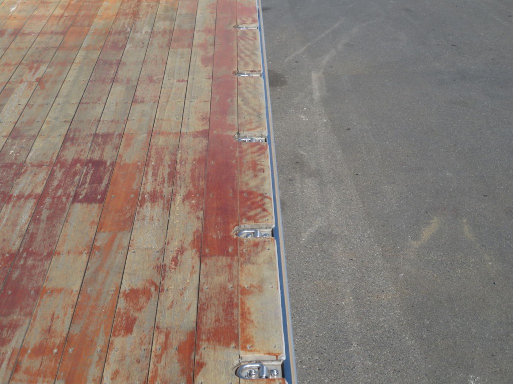 床フックはステンレス製です。|三菱 スーパーグレート 2PG-FS80VZの写真12